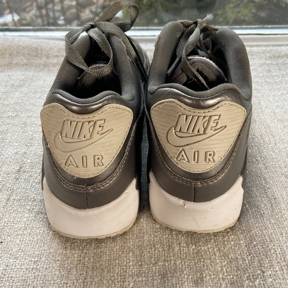 Nike Air Max 90 LTR SE GS Metallic Pewter sneakers, S 7 - Picture 8 of 8